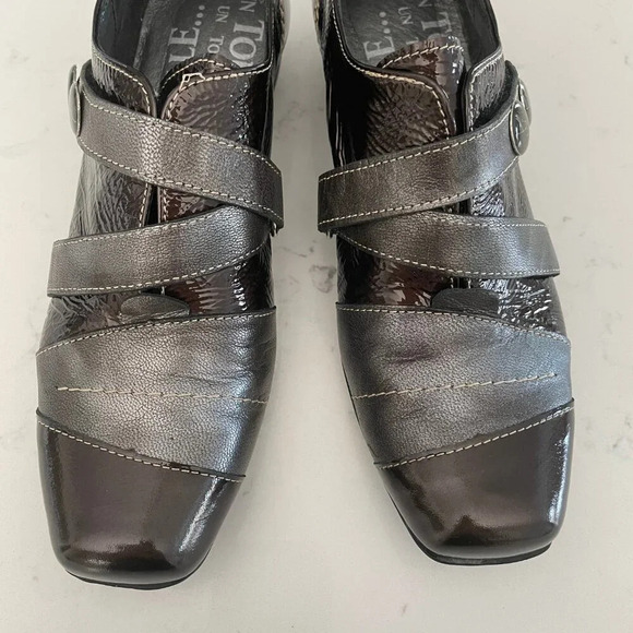 Un Tour en Ville Casual Funky Sgl Strap Patent Leather Shoes Brown Grey Sz 36 - Picture 4 of 12